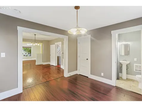 4938 SE 72nd Avenue Portland OR 97206