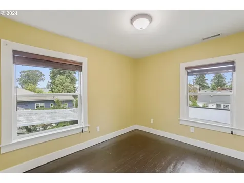 4938 SE 72nd Avenue Portland OR 97206