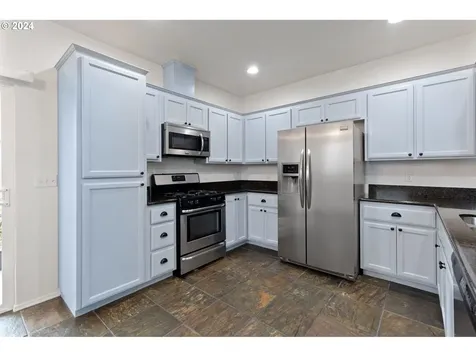 668 Kaitlin Lane Medford OR 97501