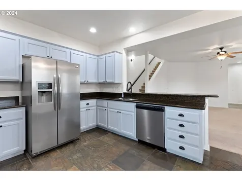 668 Kaitlin Lane Medford OR 97501
