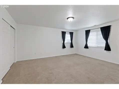 668 Kaitlin Lane Medford OR 97501