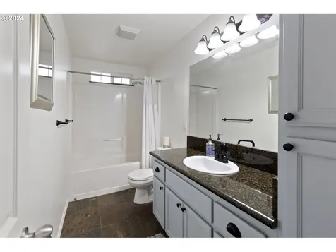 668 Kaitlin Lane Medford OR 97501