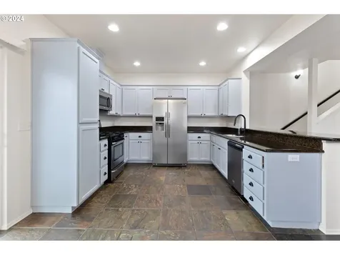 668 Kaitlin Lane Medford OR 97501