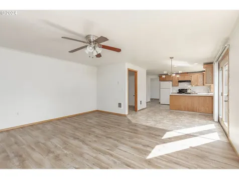 16306 NE 75th Circle Vancouver WA 98682