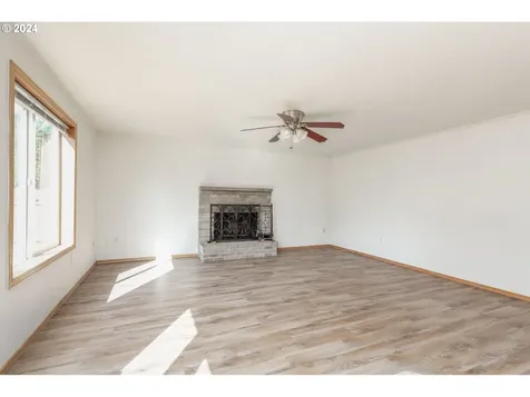 16306 NE 75th Circle Vancouver WA 98682