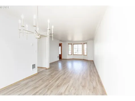 16306 NE 75th Circle Vancouver WA 98682