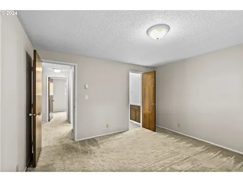 316 E Rosewood Avenue Eugene OR 97404