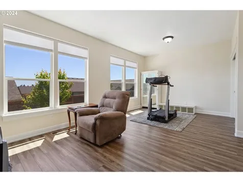 564 NE Fern Avenue Dallas OR 97338