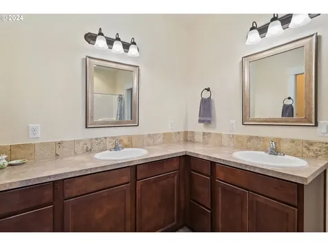 564 NE Fern Avenue Dallas OR 97338