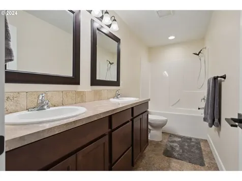 564 NE Fern Avenue Dallas OR 97338