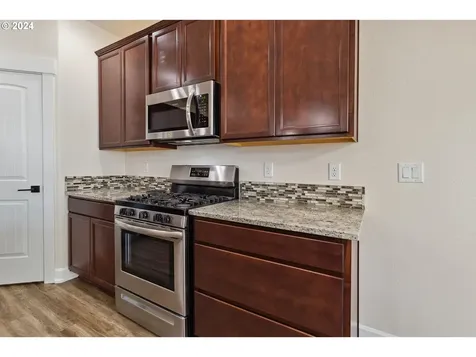 564 NE Fern Avenue Dallas OR 97338