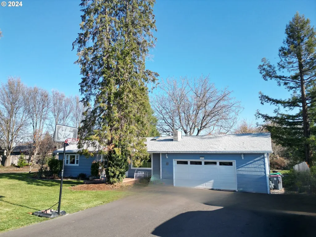 2495 Happy Valley Drive Medford OR 97501