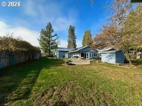 2495 Happy Valley Drive Medford OR 97501