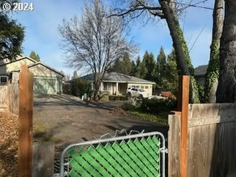 2495 Happy Valley Drive Medford OR 97501