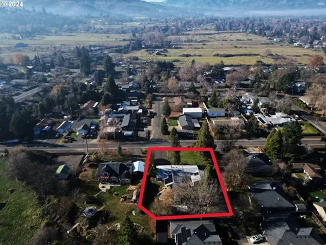 2495 Happy Valley Drive Medford OR 97501