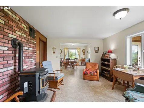 11010 S Township Road Canby OR 97013