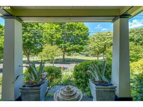 3934 Ne 18th Avenue Portland OR 97212