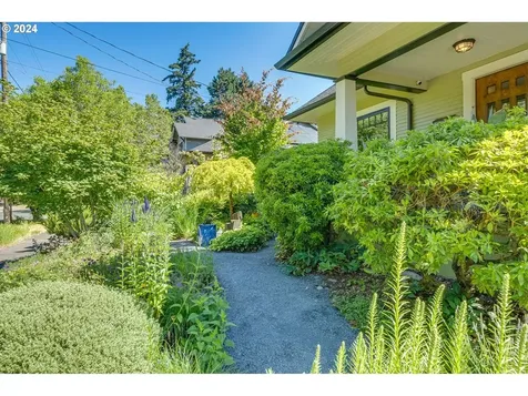 3934 Ne 18th Avenue Portland OR 97212