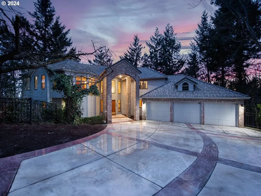 10103 Se Palatial Court Happy Valley OR 97086