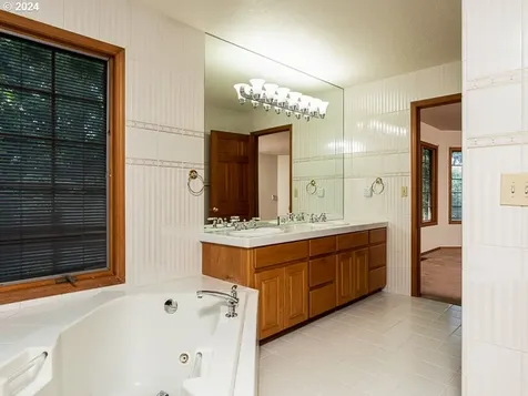 10103 Se Palatial Court Happy Valley OR 97086