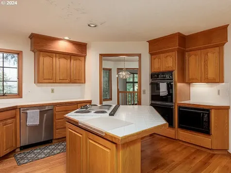 10103 Se Palatial Court Happy Valley OR 97086