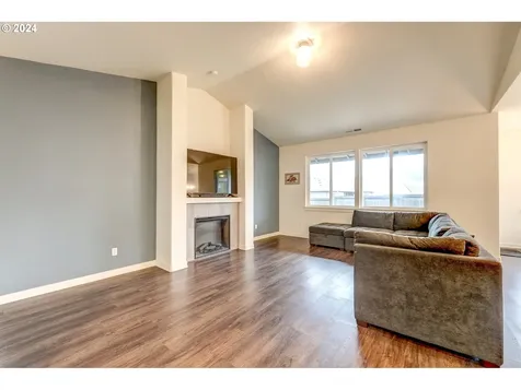 1560 Ne Forest Park Street Estacada OR 97023