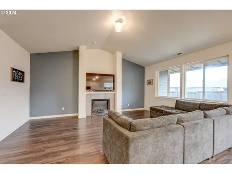 1560 Ne Forest Park Street Estacada OR 97023