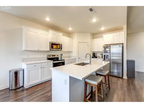 1560 Ne Forest Park Street Estacada OR 97023
