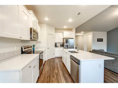 1560 Ne Forest Park Street Estacada OR 97023