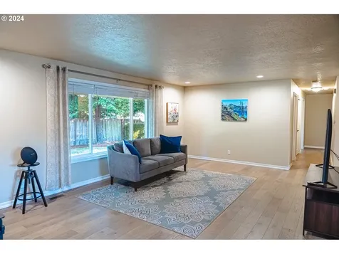 597 NE Birchwood Place Hillsboro OR 97124
