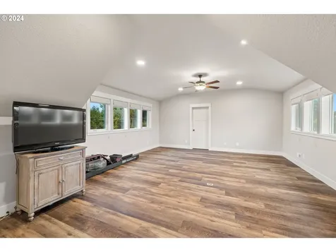 15560 NE Eilers Road Aurora OR 97002