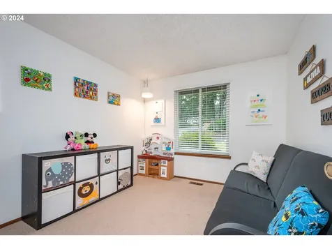 18505 Columbia Avenue Gladstone OR 97027