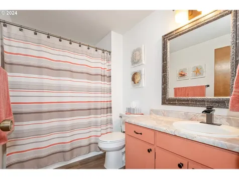 18505 Columbia Avenue Gladstone OR 97027