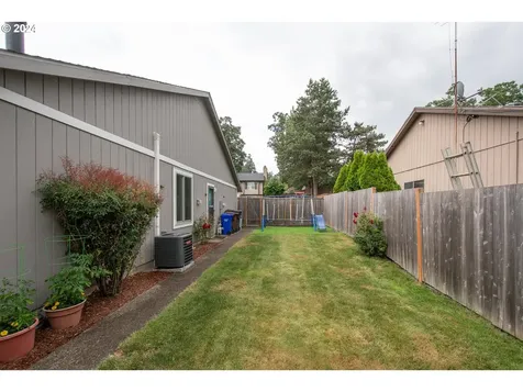 18505 Columbia Avenue Gladstone OR 97027