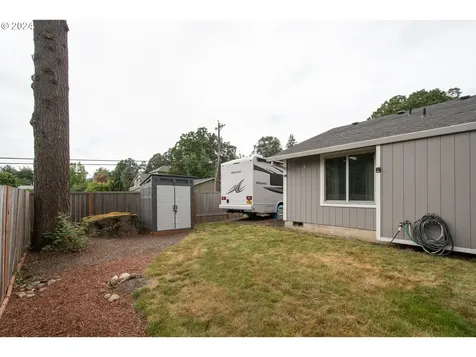 18505 Columbia Avenue Gladstone OR 97027