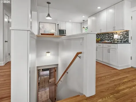 7124 Se Yamhill Street Portland OR 97215