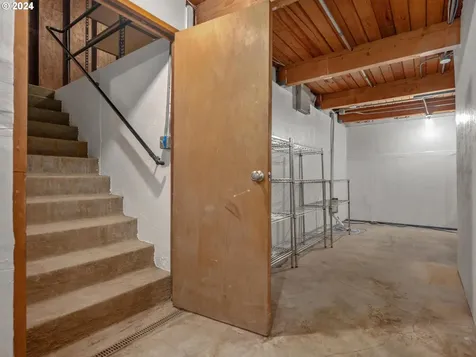 7124 Se Yamhill Street Portland OR 97215