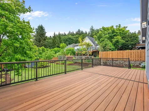 7124 Se Yamhill Street Portland OR 97215
