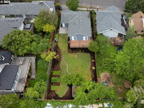 7124 Se Yamhill Street Portland OR 97215