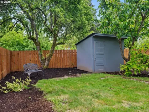 7124 Se Yamhill Street Portland OR 97215