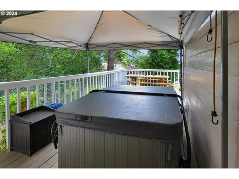 934 Weaver Lane Brookings OR 97415