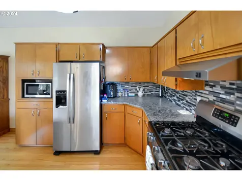 934 Weaver Lane Brookings OR 97415