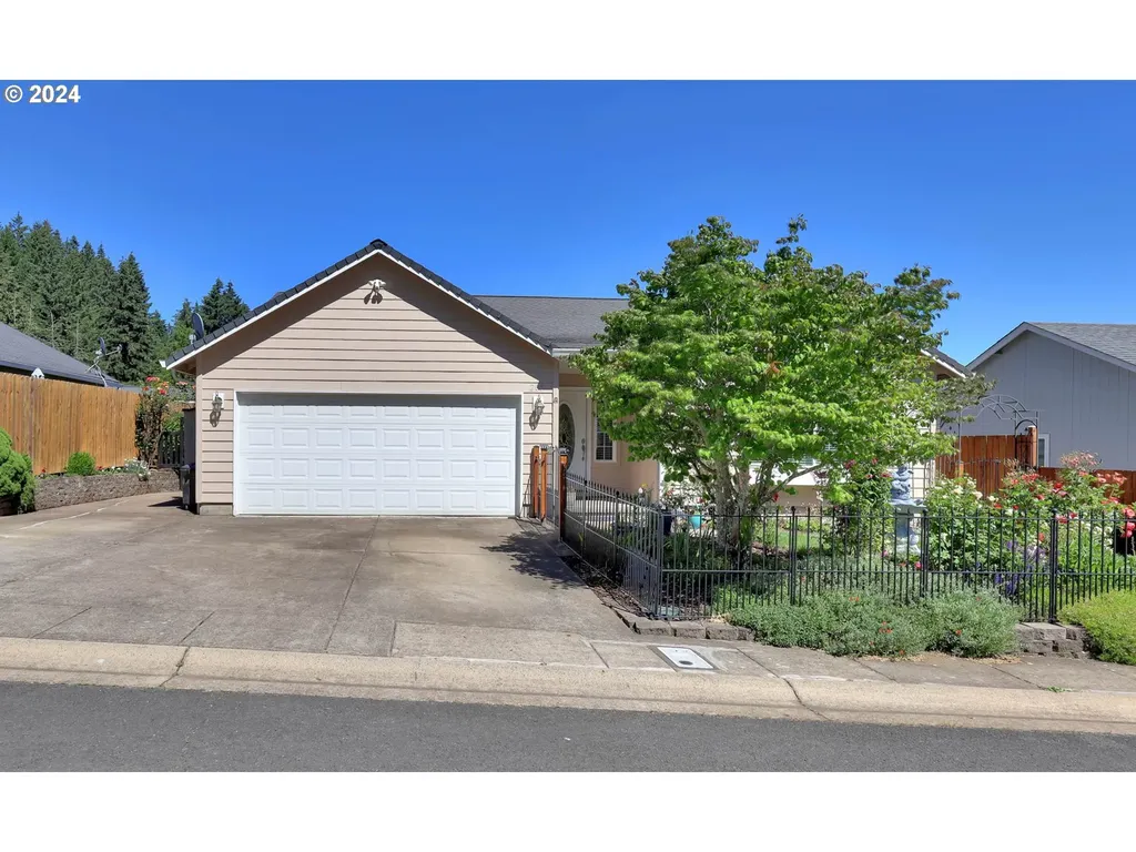 205 Buttercup Loop Cottage Grove OR 97424