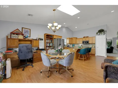 205 Buttercup Loop Cottage Grove OR 97424