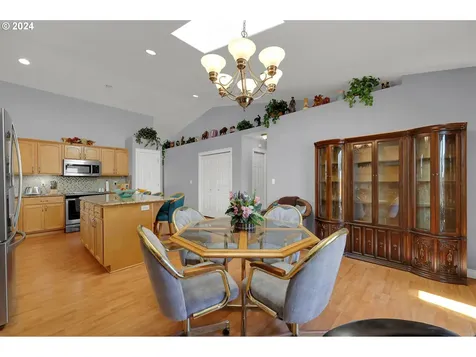 205 Buttercup Loop Cottage Grove OR 97424