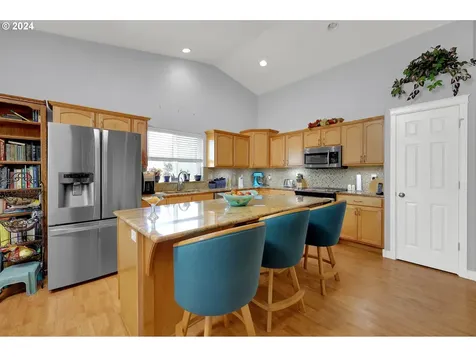 205 Buttercup Loop Cottage Grove OR 97424