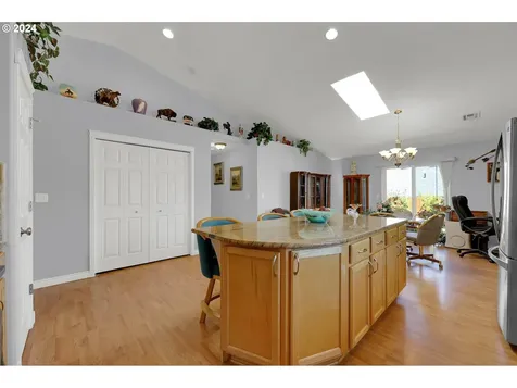 205 Buttercup Loop Cottage Grove OR 97424