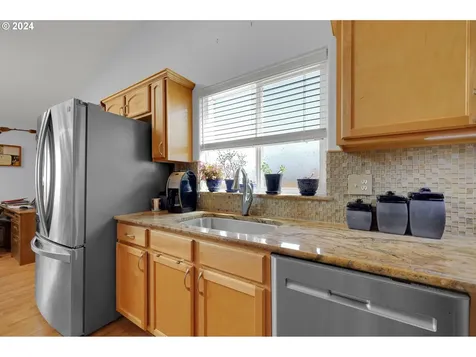 205 Buttercup Loop Cottage Grove OR 97424