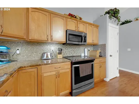 205 Buttercup Loop Cottage Grove OR 97424