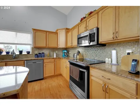 205 Buttercup Loop Cottage Grove OR 97424